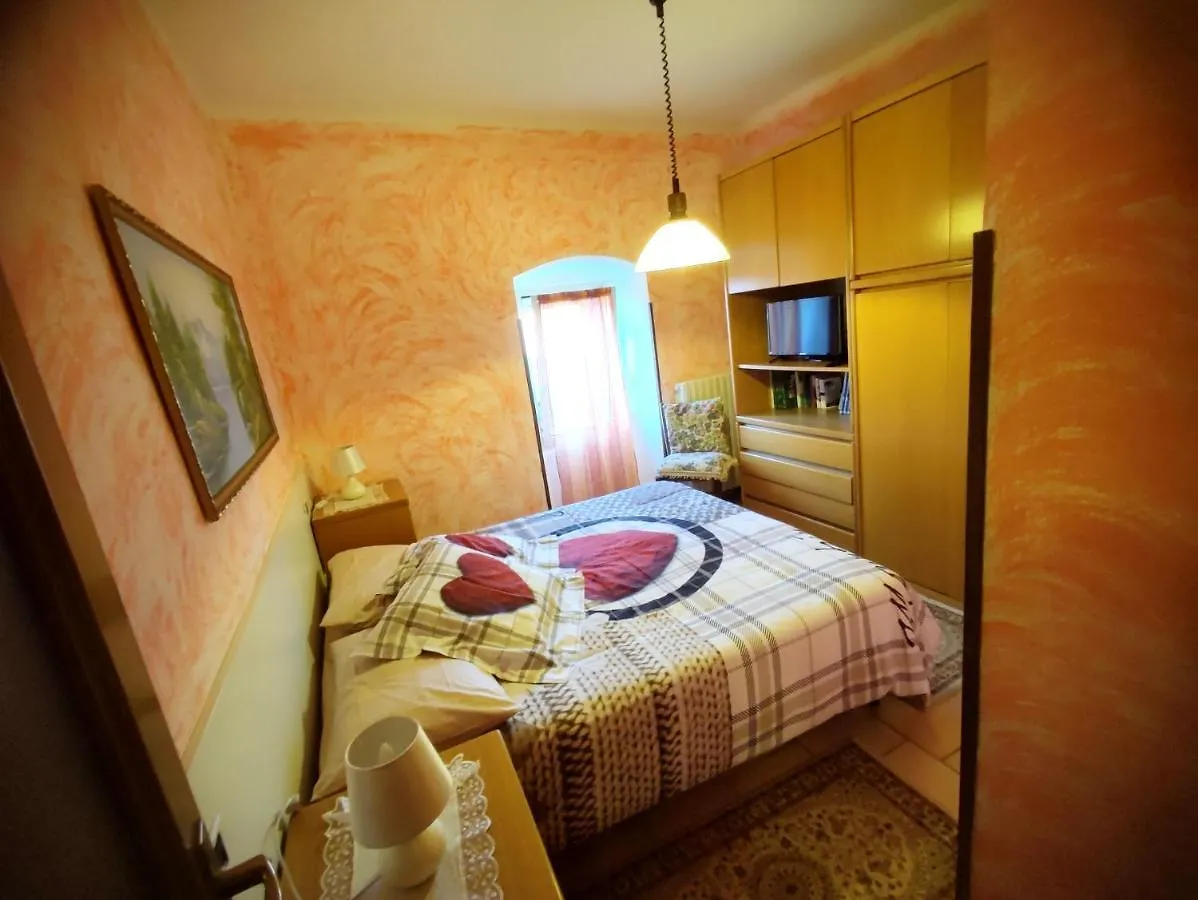 Semesterbostad Mella house garden relax Villa Lezzeno Italien